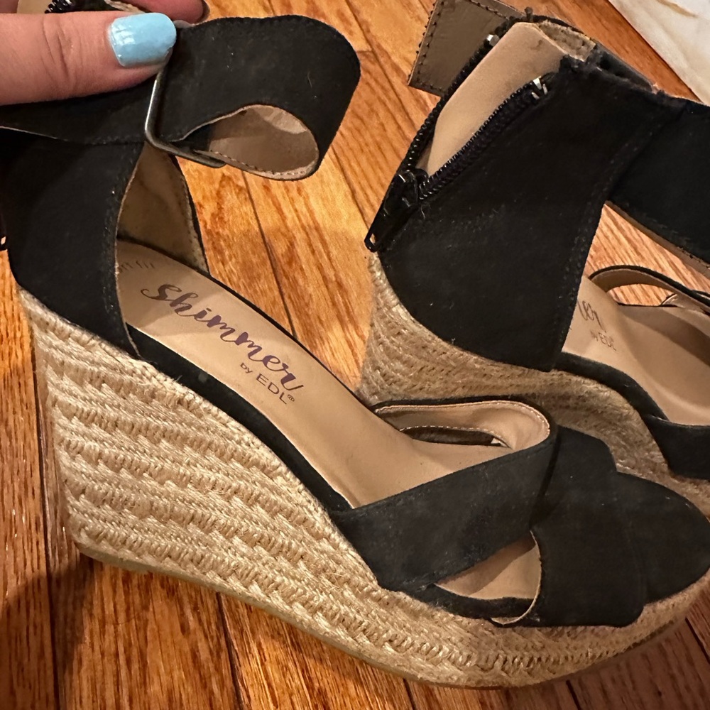 Wedges black